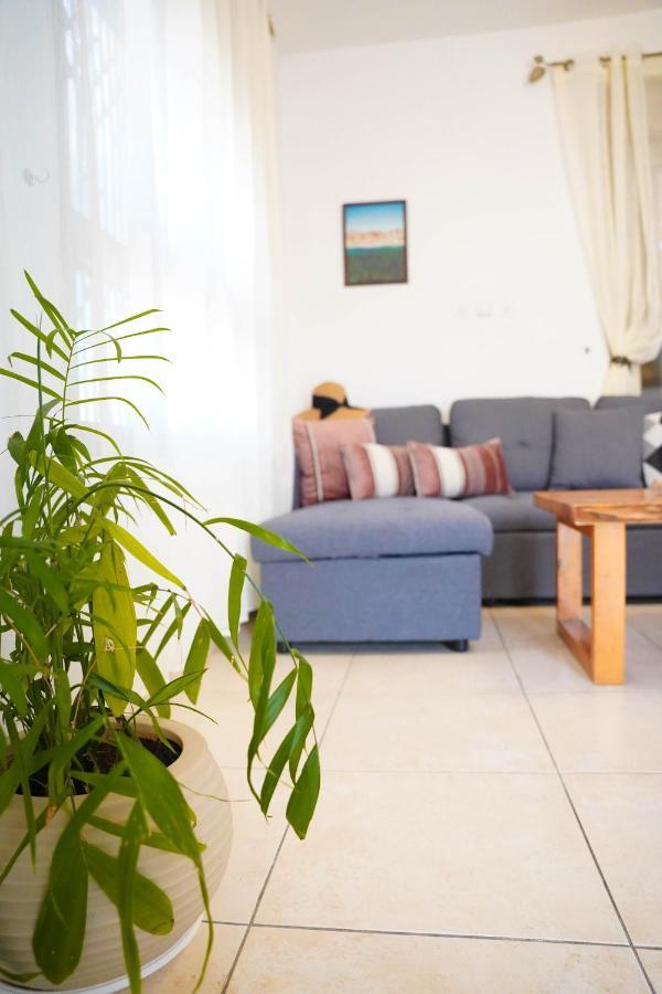 Two Bed Room Apartment 5 Min Walk To The Beach 埃拉特 外观 照片